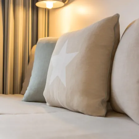 Pierre & L'anse De Pramousquier