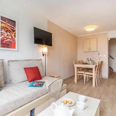 Apart Otel Pierre & L'anse De Pramousquier 4*