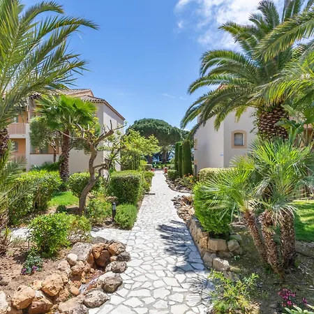 Pierre & L'anse De Pramousquier Aparthotel 4*