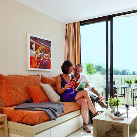 Pierre & L'anse De Pramousquier Aparthotel 4*