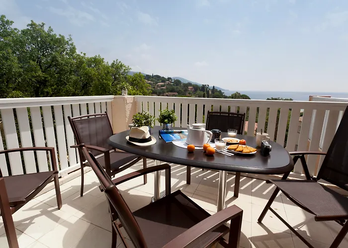 Pierre & L'anse De Pramousquier Le Lavandou