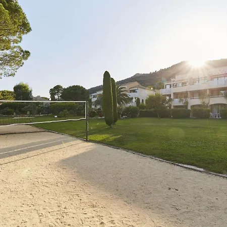 Aparthotel Pierre & L'anse De Pramousquier 4*