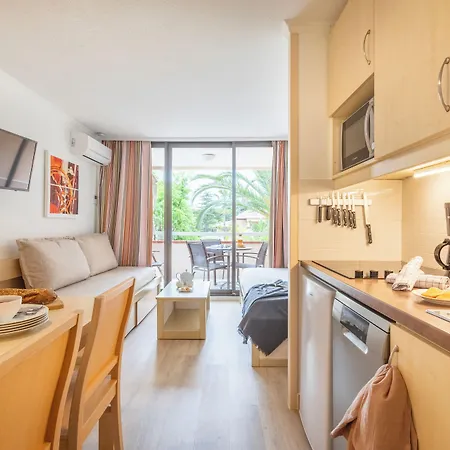 Pierre & L'anse De Pramousquier Aparthotel 4*