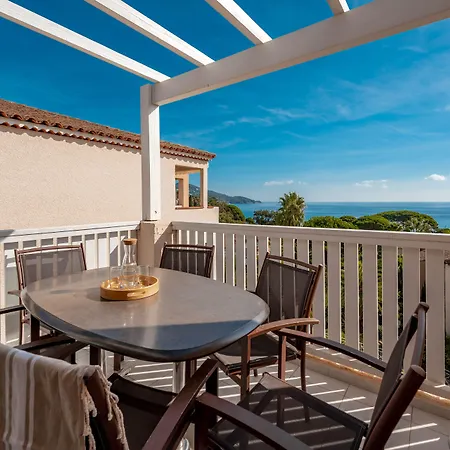 Aparthotel Pierre & L'anse De Pramousquier 4*