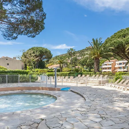 Aparthotel Pierre & L'anse De Pramousquier Le Lavandou