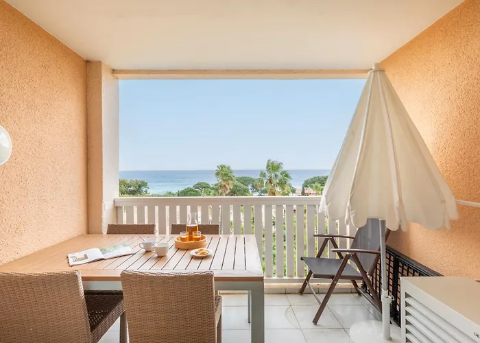 Pierre & L'anse De Pramousquier