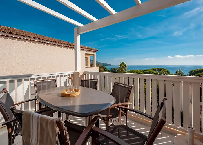 Apartmanhotel Pierre & L'anse De Pramousquier 4*